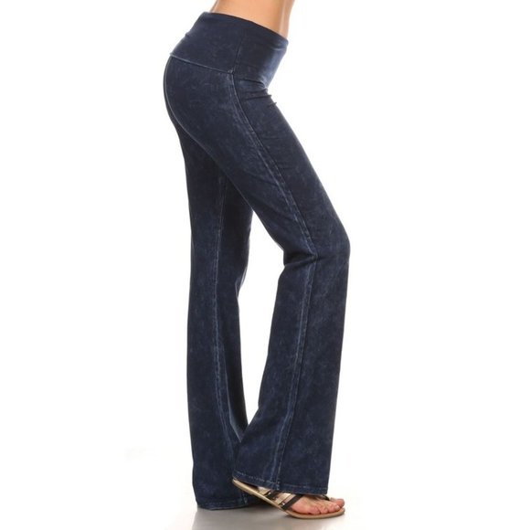 Mineral washed bootcut - Wide fold-over waistband - Picture 3 of 6